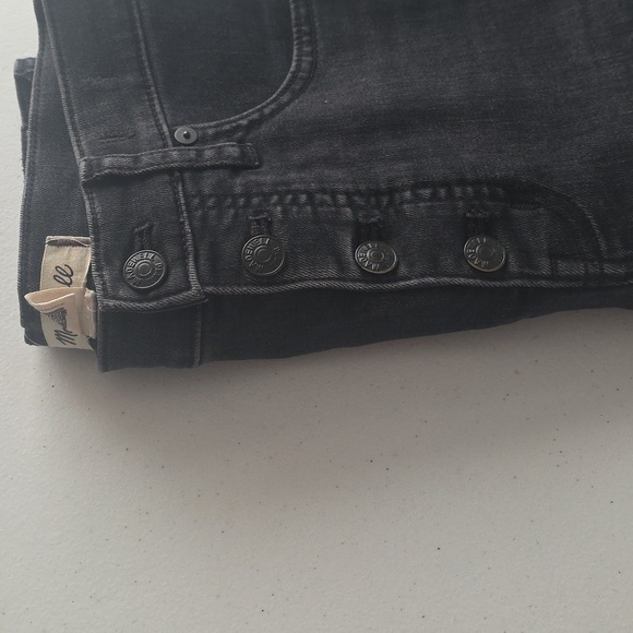 Madewell Black High-Waisted Button Up Jeans - Picture 4 of 5